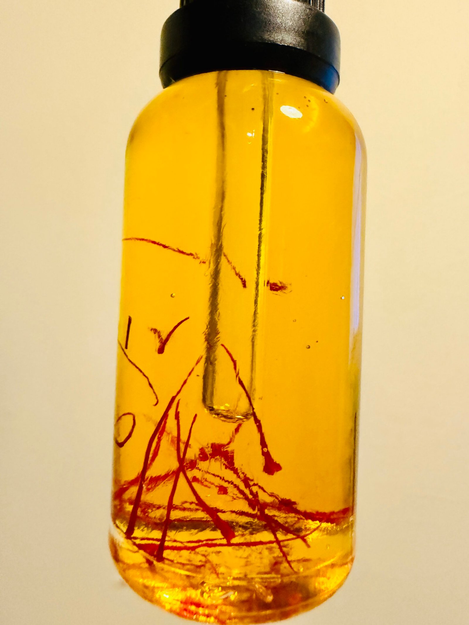 Golden Radiance Facial Serum 30ml - Image 2